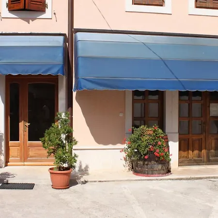 Apartamento By The Sea Novigrad - 3349
